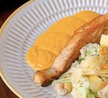 Pan-Seared Salmon with Broccoli and Pumpkin Sauce Salad