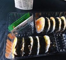 Egg Yolk with Two Cheese Seaweed Rice Rolls