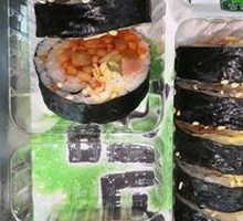 Seoul-style Seaweed Rice Roll