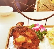 Homestyle Roasted Pig Trotter