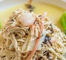 Chicken Soup with Tofu Skin Noodles