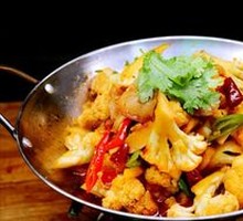 Stir-Fried Cauliflower in Dry Pot