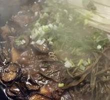 Stewed Pork Ribs in Iron Pot