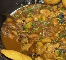 Stewed Goose in Iron Pot