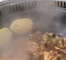 Frog and Ganyu Hot Pot