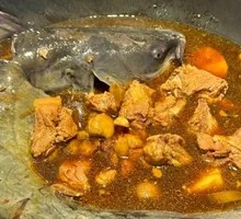 Iron Pot Stewed Crucian Carp and Pork Ribs