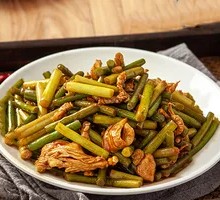 Garlic Shoots with Shredded Pork