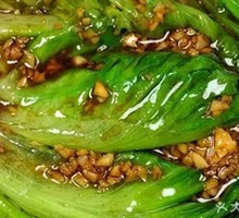 Garlic Stir-Fried Lettuce