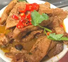 Braised Pork with Tofu Puffs