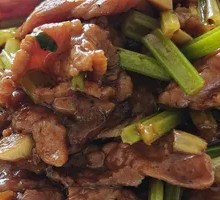 Scallion and Black Pepper Horse Meat Stir-fry