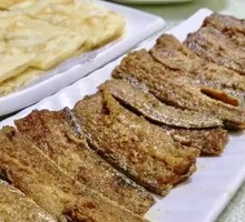 Crispy pancakes with hairtail fish