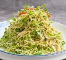 Tender香椿苗 with Tofu Strips