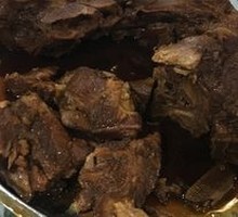 Sauce-Flavored Donkey Ribs