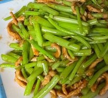 Stir-fried Pork with Water Dropwort Stems