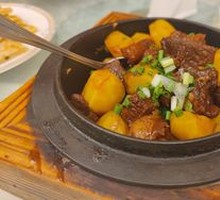 Stewed Beef with Small Potatoes