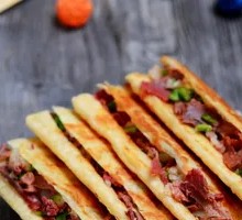 Pork head meat with flatbread