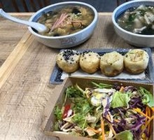 Fresh Pork Pan-Fried Celery Dumplings