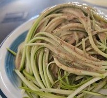 Cucumber Salad with丝