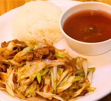 Scallion Stir-Fried Lamb Rice Bowl