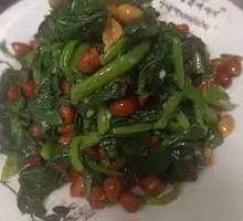 Vinegar Spinach with Peanuts
