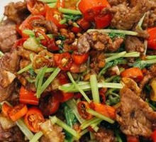 Stir-Fried Beef with Yellow Onion
