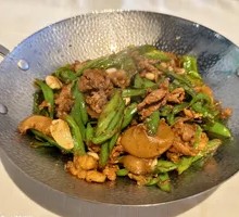 Spicy Chili Stir-Fried Pork