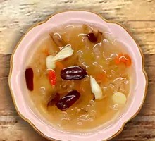Lotus Seed Goji Berry Snow Ear Soup