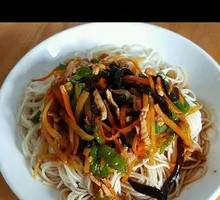 Fish-Flavored Shredded Pork Noodles