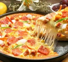 Black Pepper Grilled Sausage Pizza
