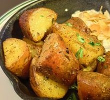 Rosemary Baby Potatoes with Dill Yogurt Sauce