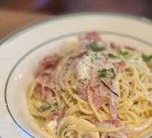 Creamy Bacon Mushroom Egg Yolk Pasta