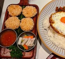 Huangtaiyang Soft-Boiled Egg with Pork碎 Rice