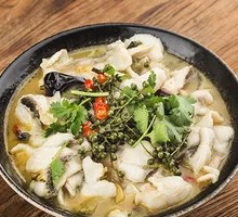 Spicy Fish in Sour Cabbage Sauce