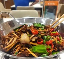 Spicy Tea Tree Mushroom Hot Pot