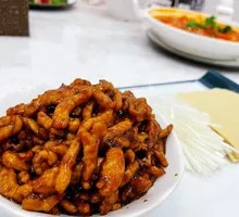 Beijing-style Shredded Pork in Soy Sauce