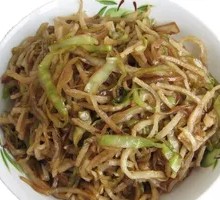 Stir-Fried Noodles with Shredded Pork