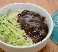 Zhajiangmian