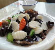 Black fungus stir-fried with yam