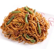 Stir-Fried Noodles with String Beans and Pork