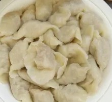 Napa cabbage with pork cracklings