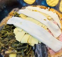 Steamed rice roll