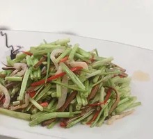 Stir-fried Water Celery with Salted Pork