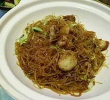 Golden Garlic Vermicelli with Squid