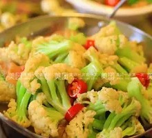 Spicy Stir-Fried Organic Cauliflower