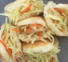 Scallion pancake with egg and shredded potato
