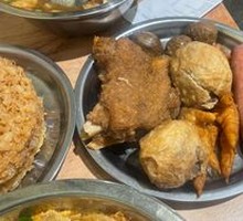 Braised Pig's Feet with Crispy Skin