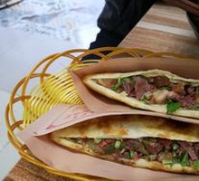 Beef in burnt pancake