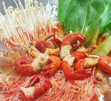 Spicy Crawfish and Clam Noodles
