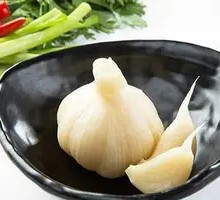 Sweet Pickled Garlic