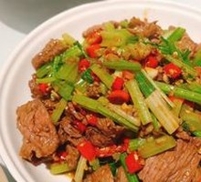 Stir-Fried Beef with Yellow Onion